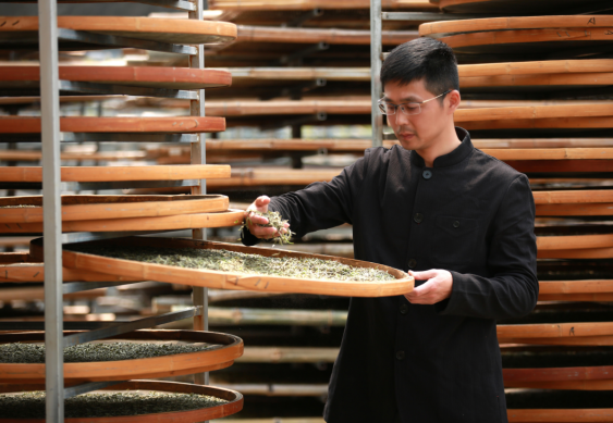 一盏茶香，一世匠心，探寻茶艺大师肖国勋的艺术之路